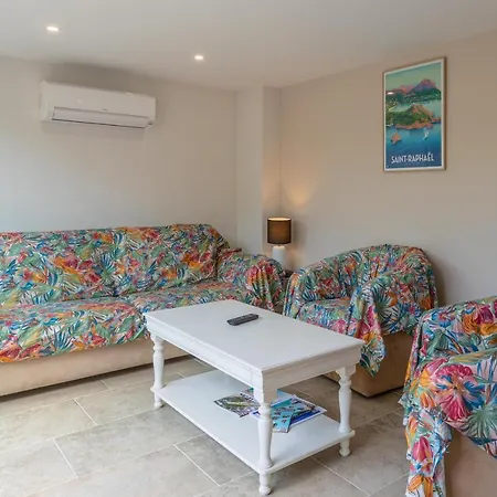 Rez-villa 75m² Piscine Parking Feriehus