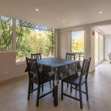 Rez-villa 75m² Piscine Parking *