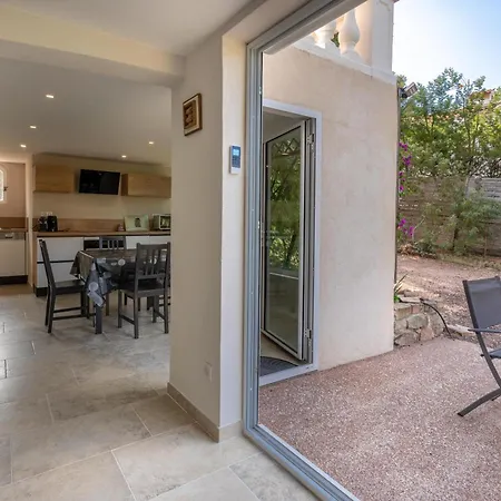 Feriehus Rez-villa 75m² Piscine Parking